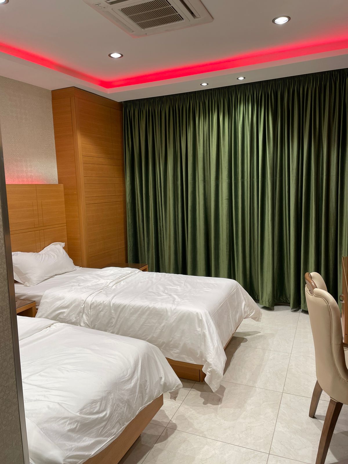 اتاق هتل ملک