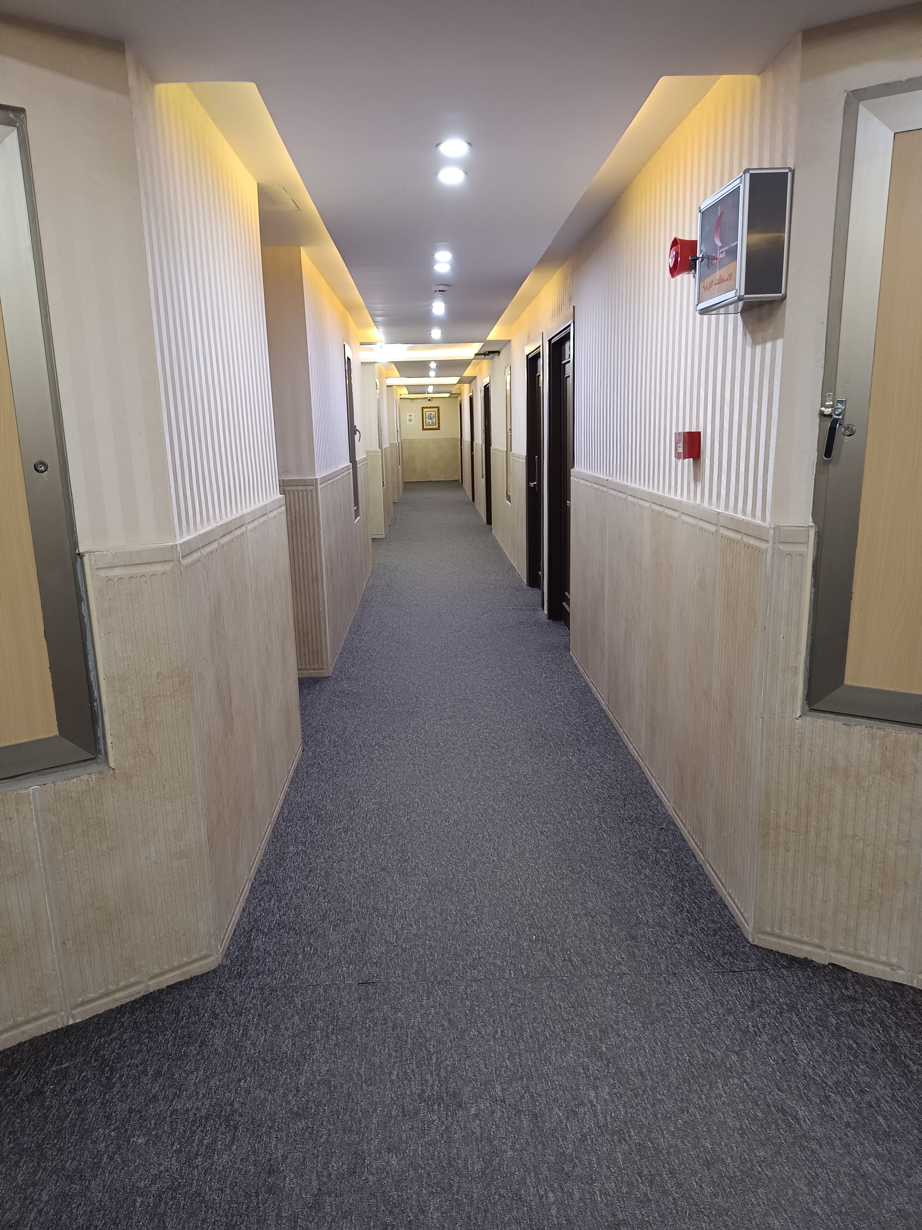 راهرو هتل جبل الصفاء