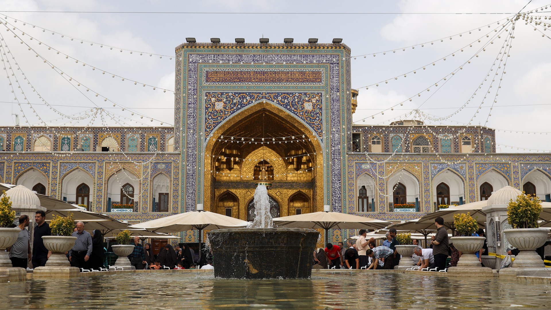 ثواب زیارت امام رضا (ع) برابر با چند حج است؟ | پاسخ به سوال + نکات معرفتی