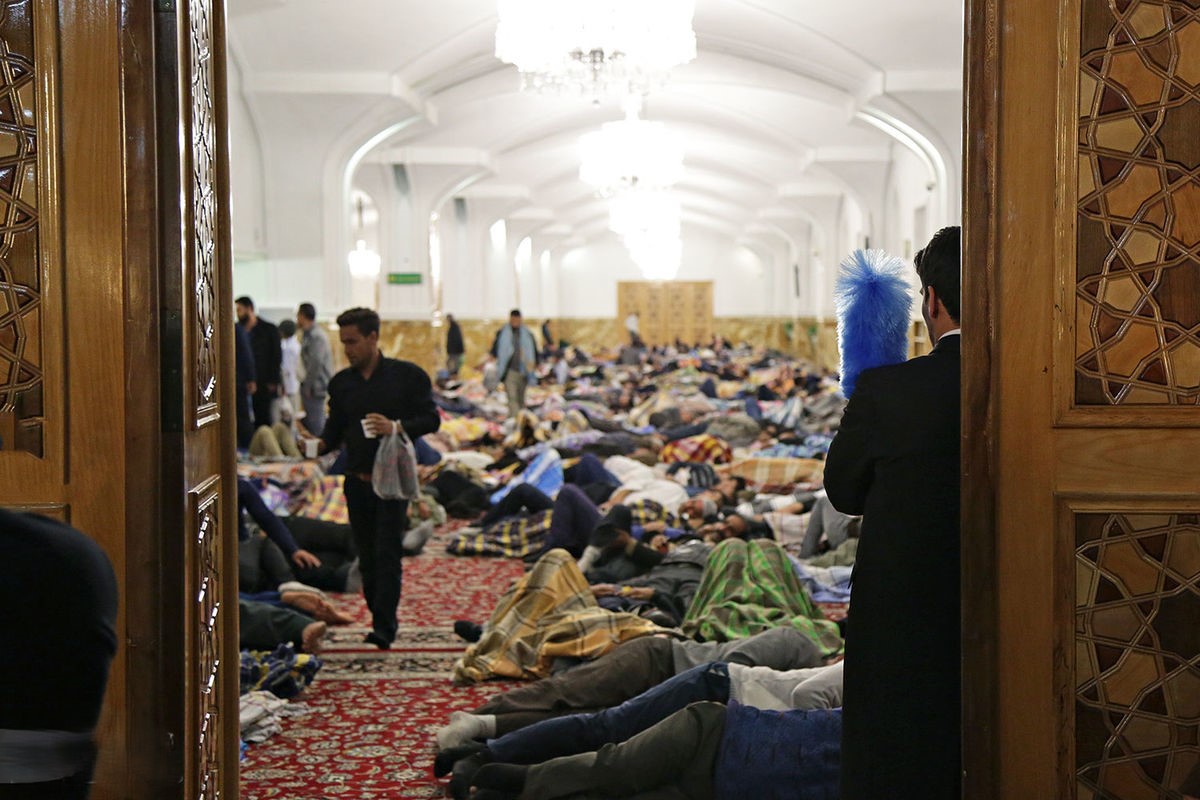 حکم شرعی خوابیدن در حرم و اماکن مقدسه