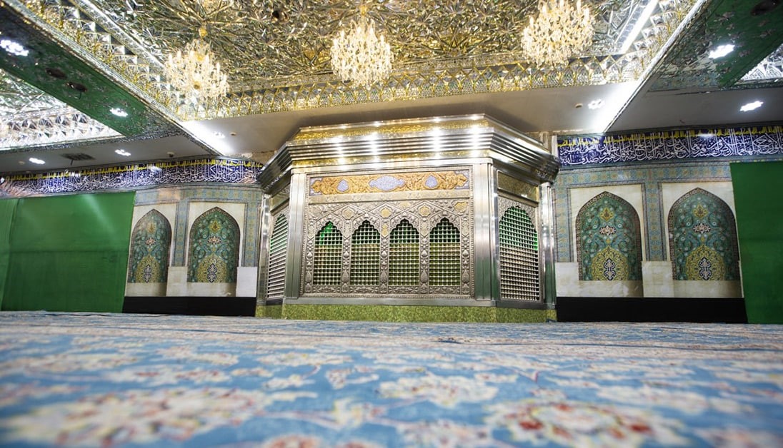 ضریح امام حسین (ع) که در سرداب الراس قرار دارد.