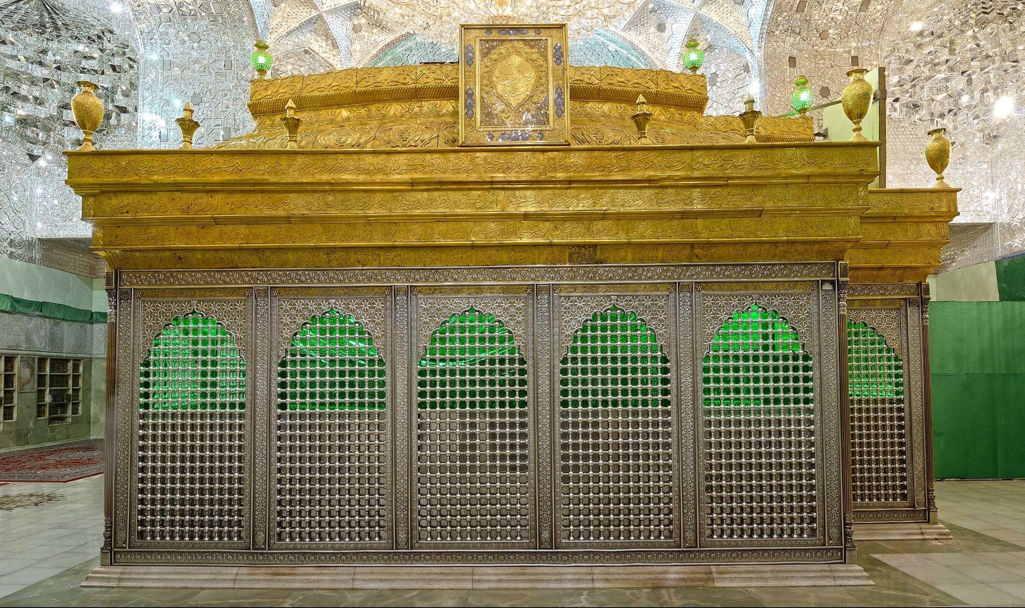 تصویر ضریح قبلی امام حسین (ع) در صحن جامع حرم مطهر